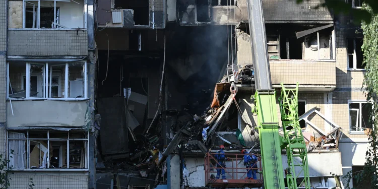 Massive Russian Air Assault on Ukraine Kills Four, Damages Kyiv Infrastructure